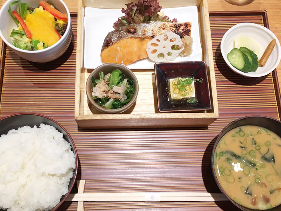 栄養のある食卓